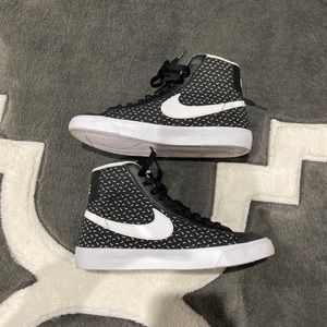 COPY - Nike Blazer ‘77 Polka Swoosh